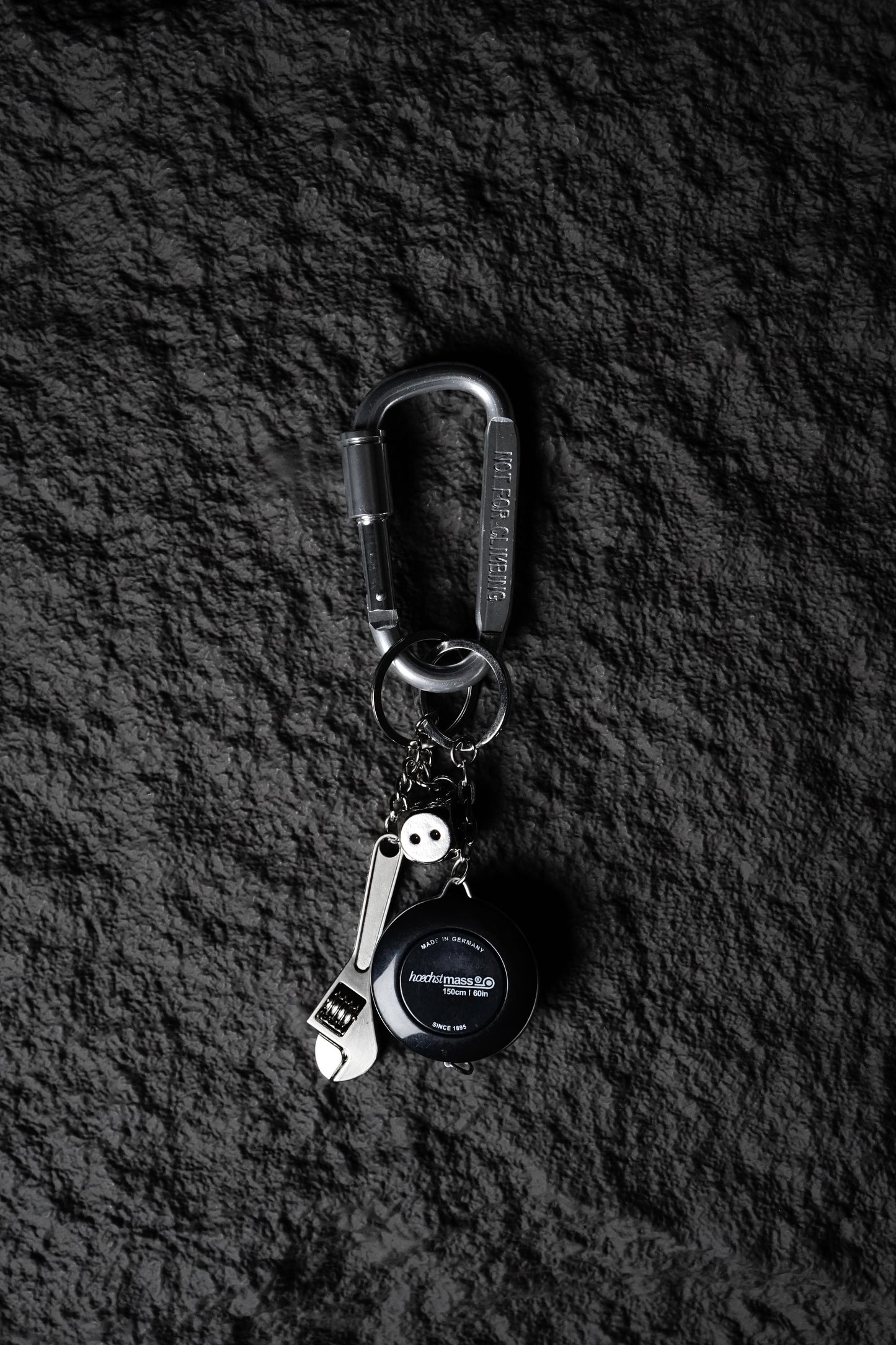 MEASURING TAPE KEYCHAIN