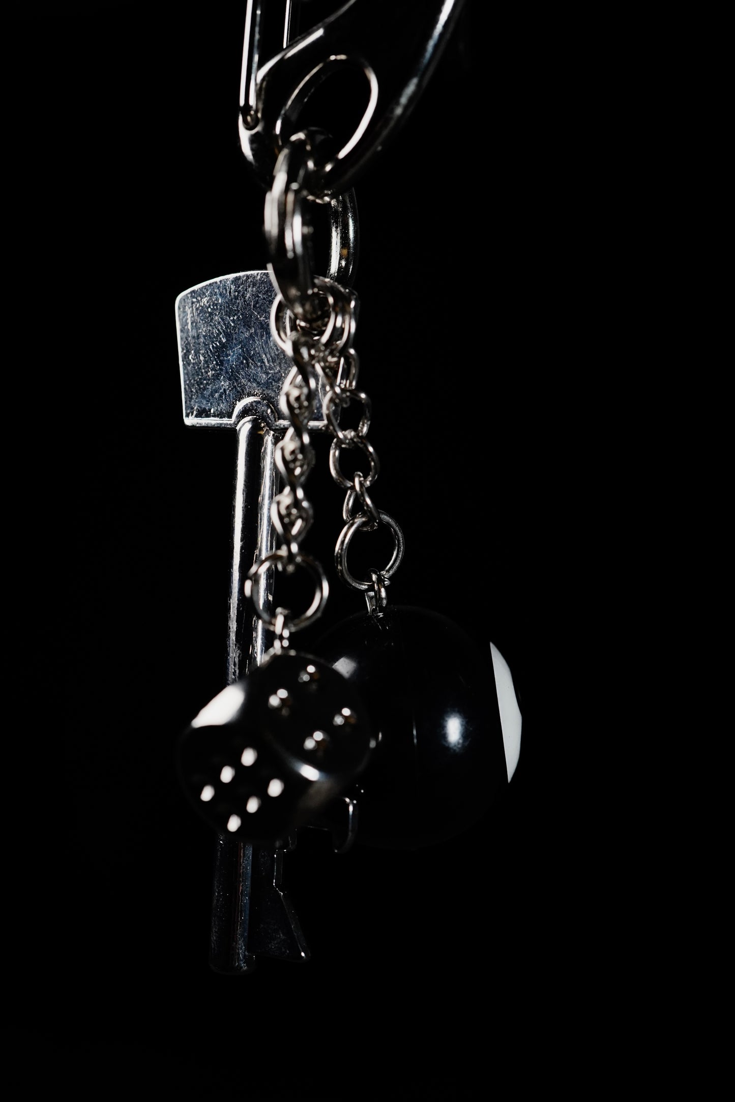 BLACK8 KEYCHAIN