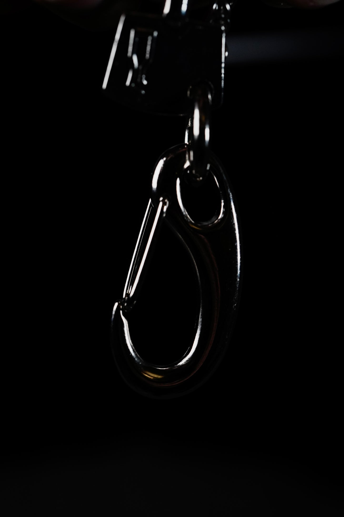 BLACK8 KEYCHAIN