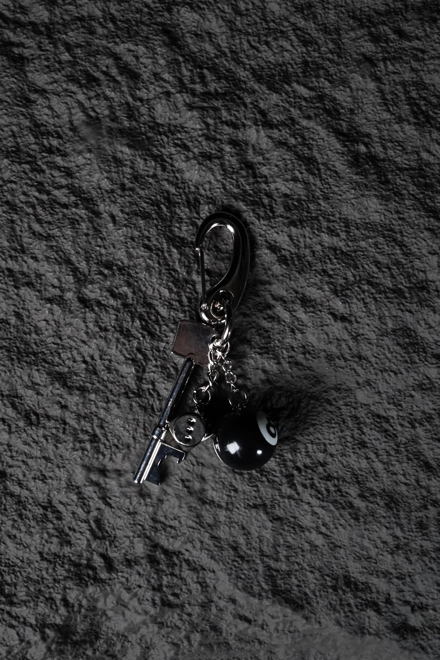 BLACK8 KEYCHAIN