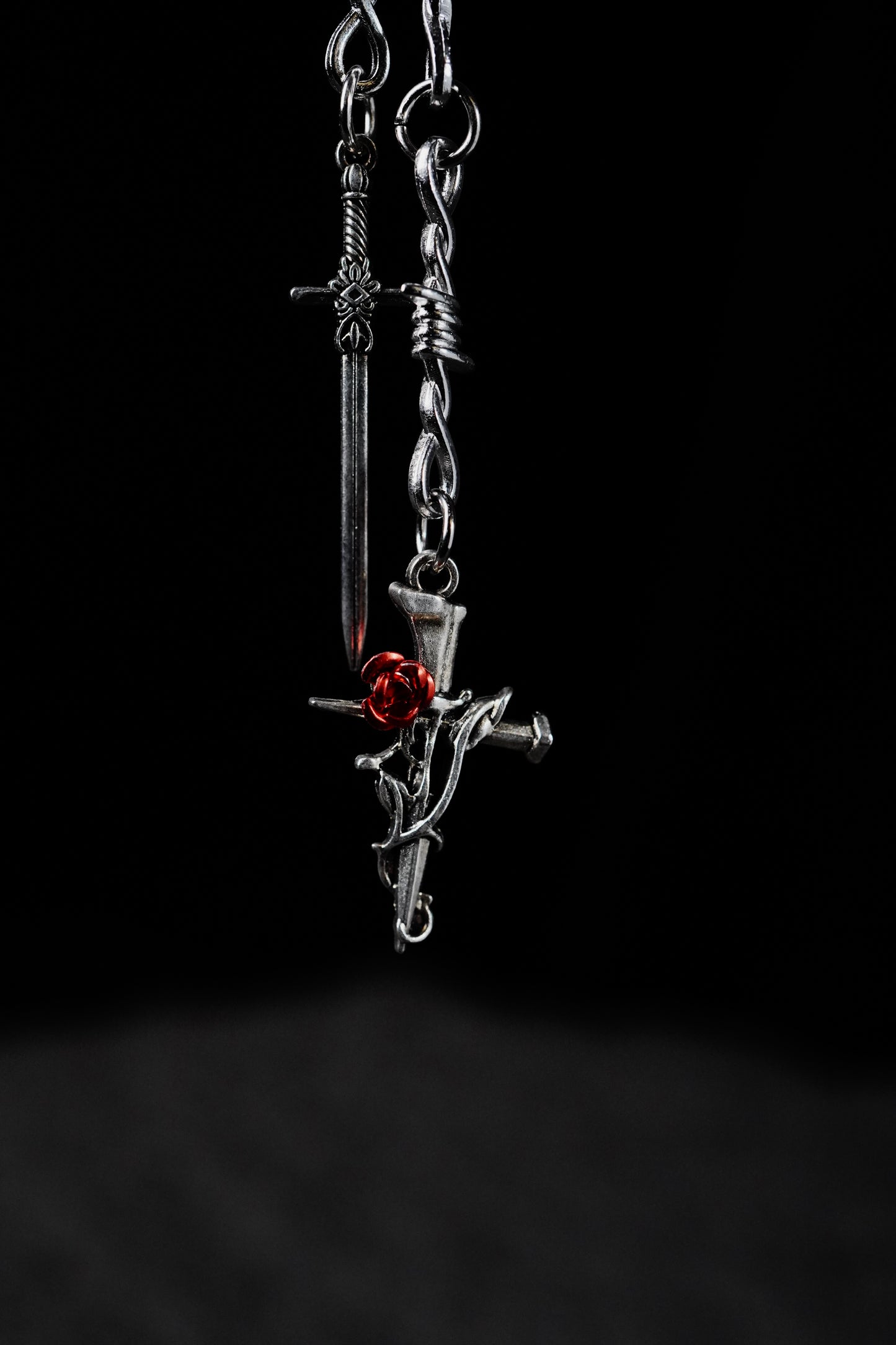 ROSE BLADE KEYCHAIN