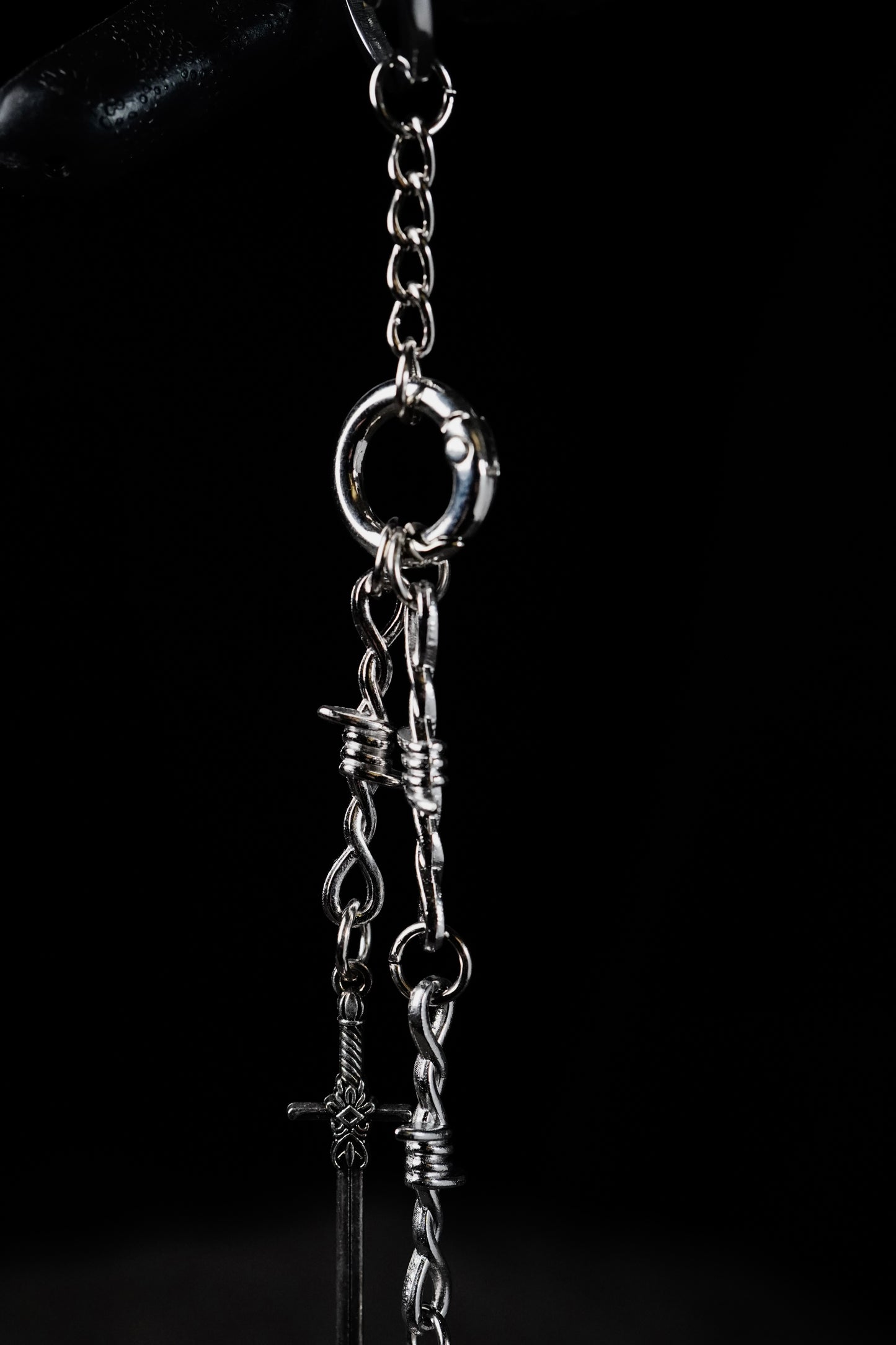 ROSE BLADE KEYCHAIN