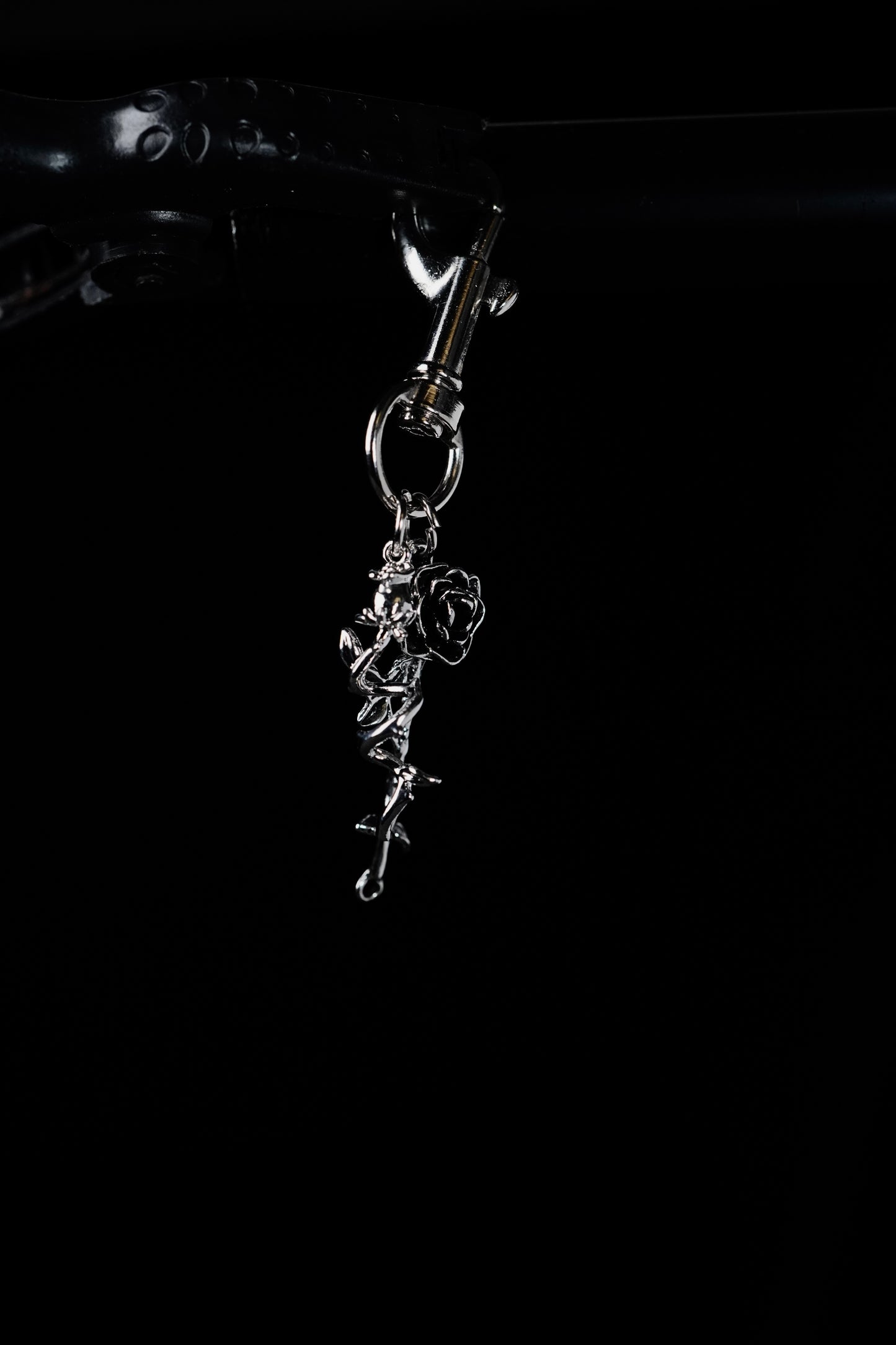 BLACKROSE KEYCHAIN