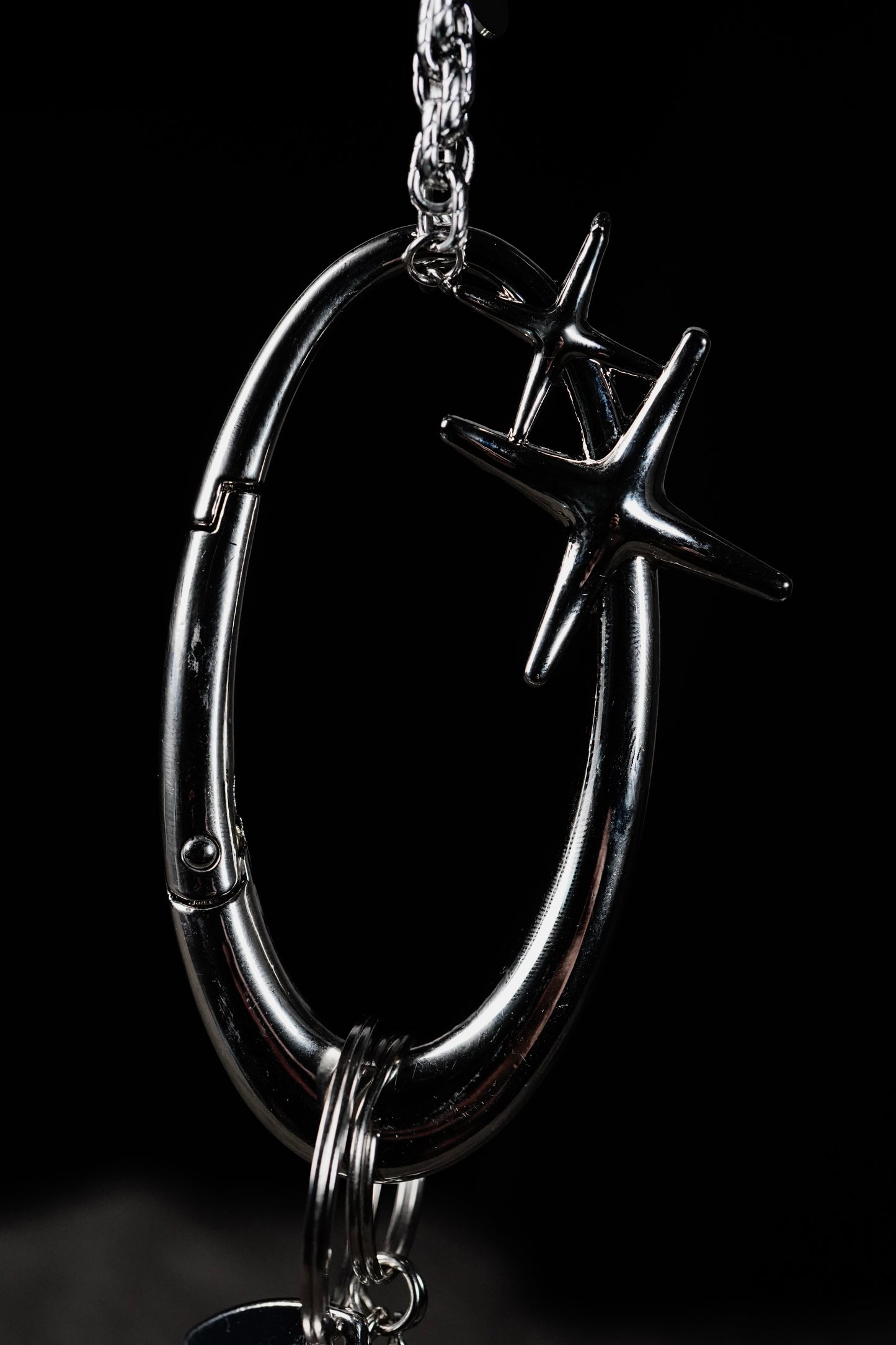 STAR BLACK8 KEYCHAIN