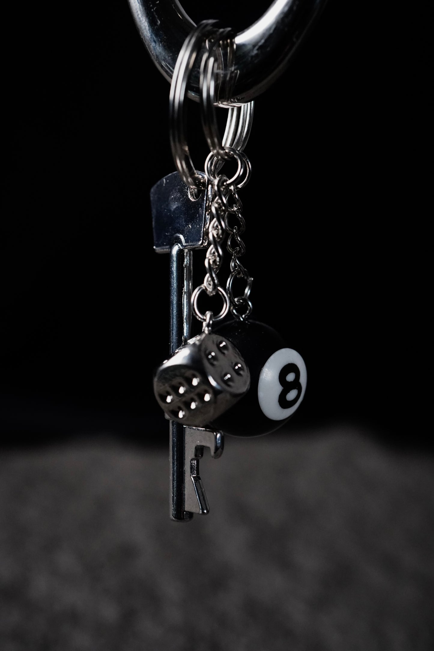 STAR BLACK8 KEYCHAIN