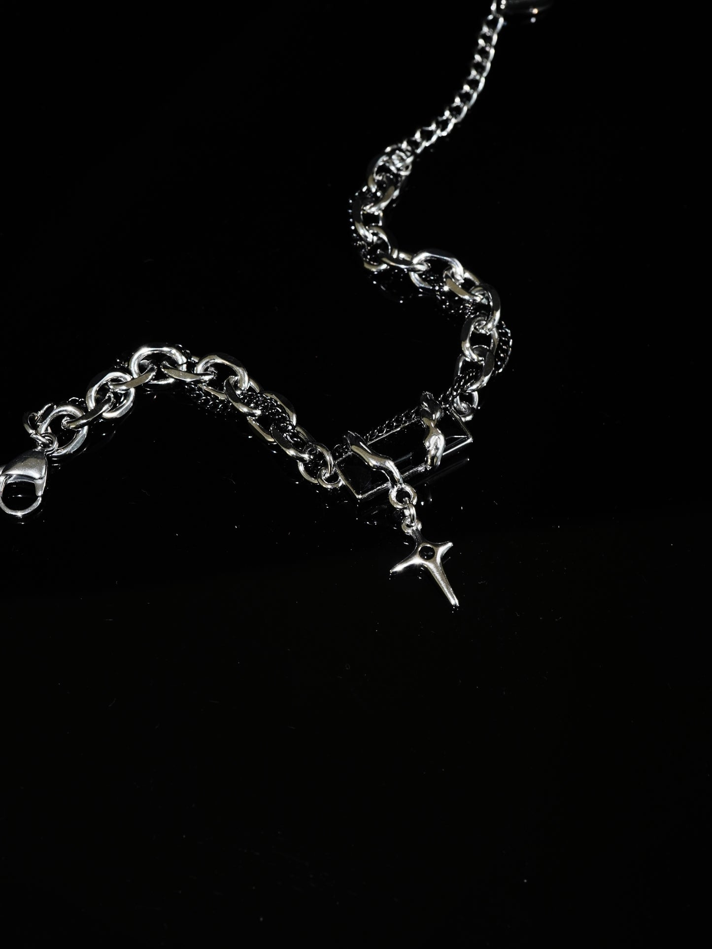 BLACK STAR BRACELET