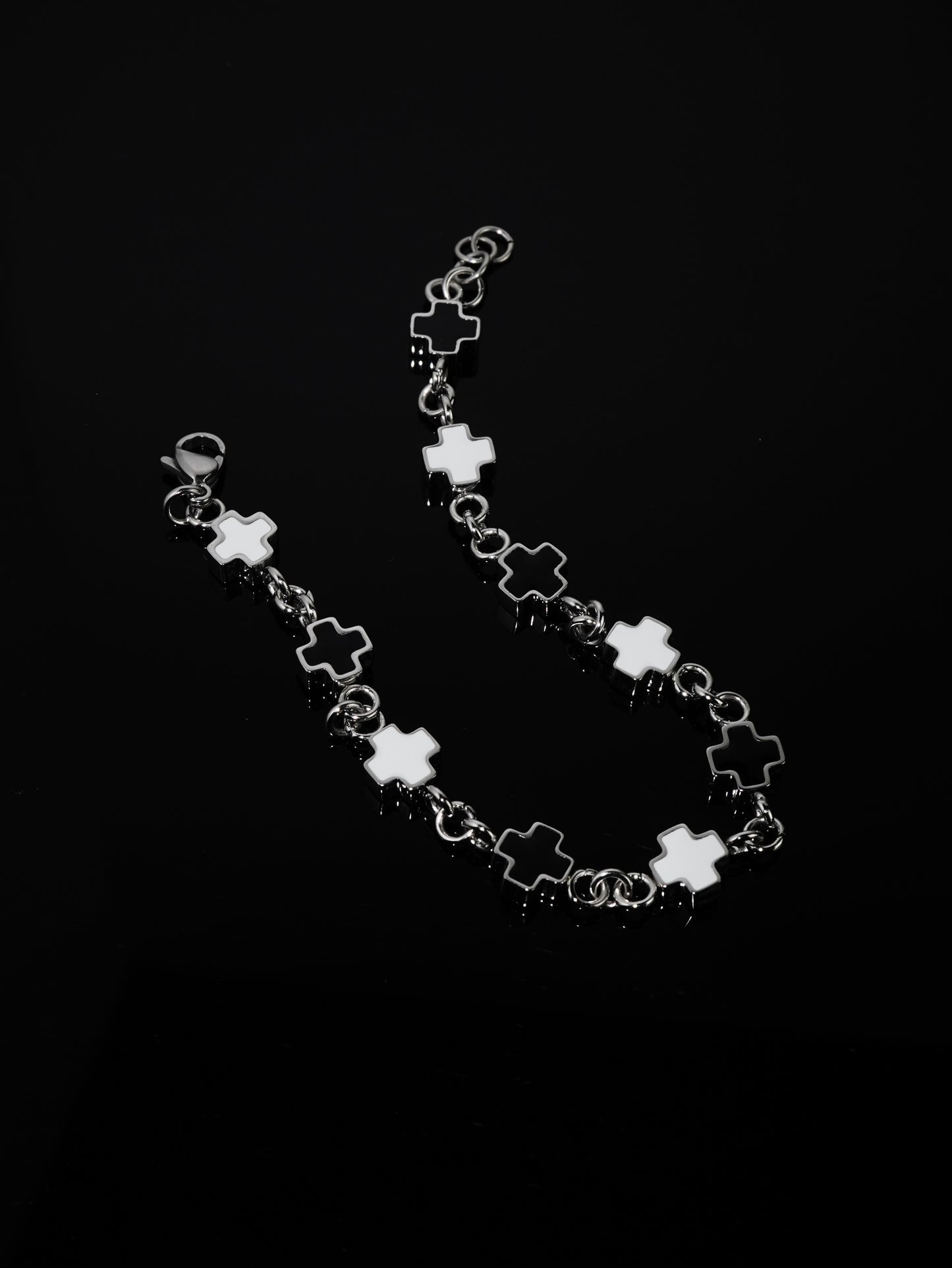BLACK/WHITE CROSS BRACELET