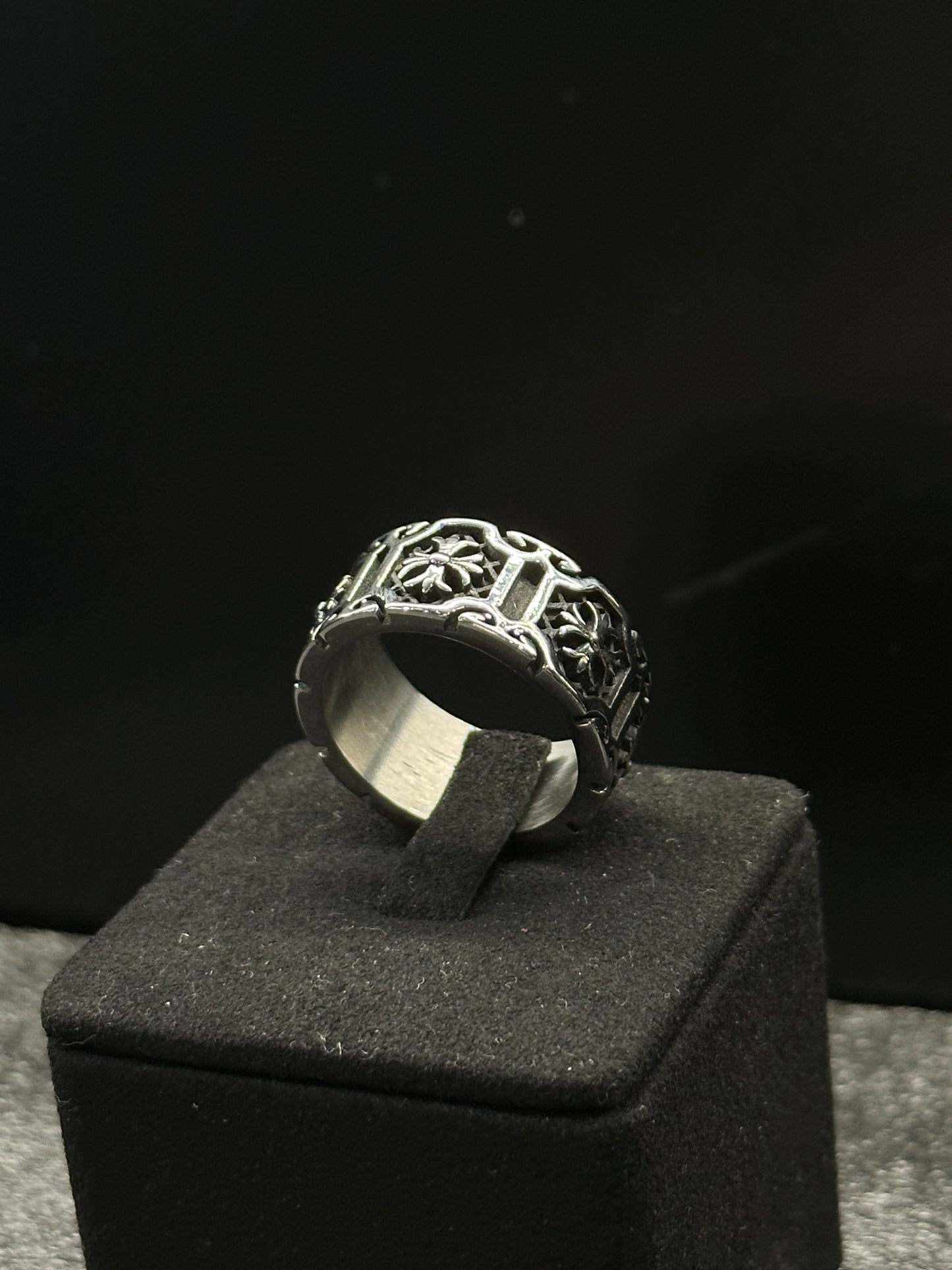 RING CROSS FLOWER