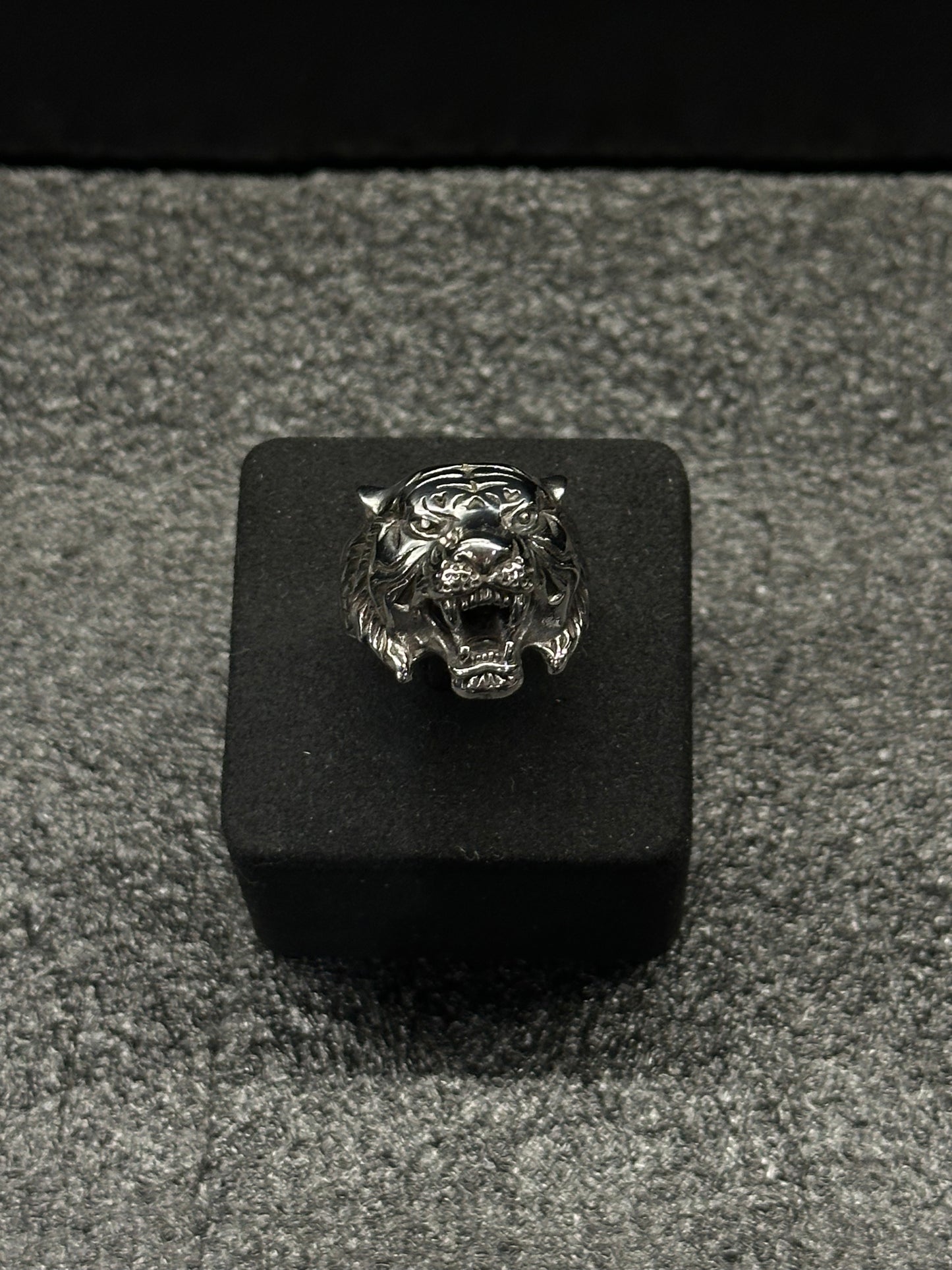 RING TIGER