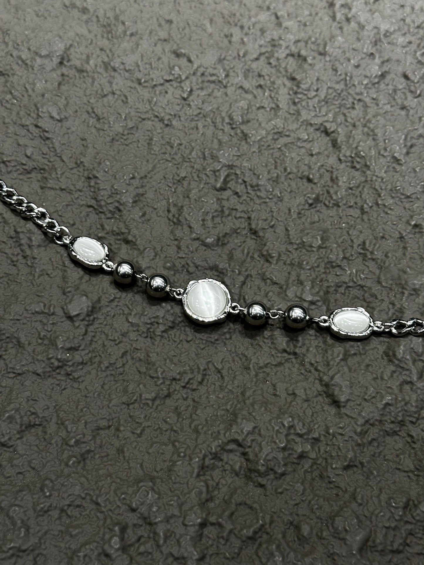 WHITE MOON