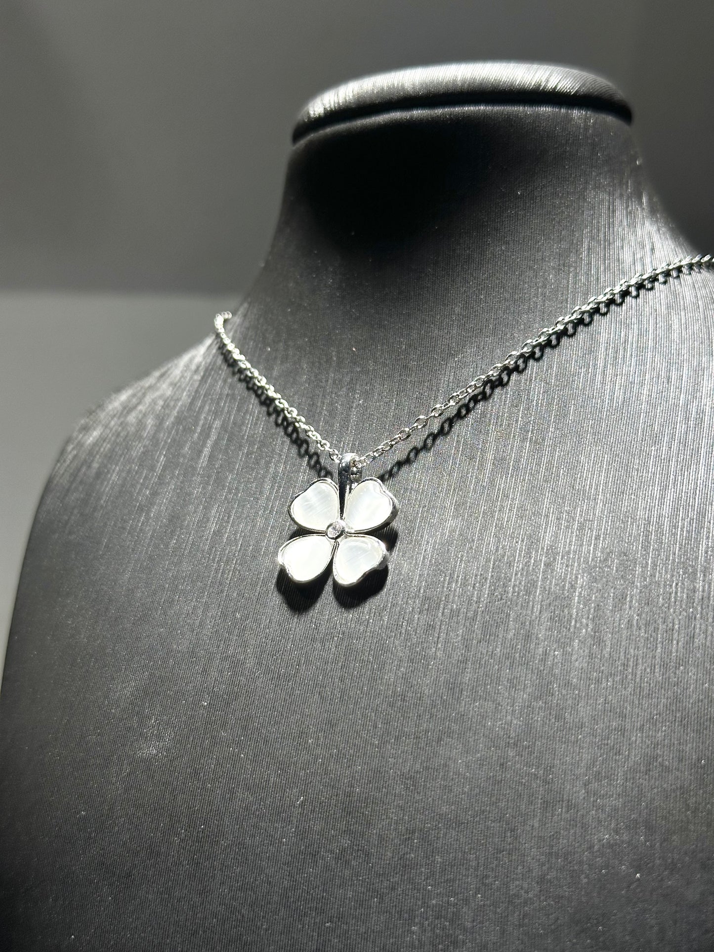 WHITE PETAL