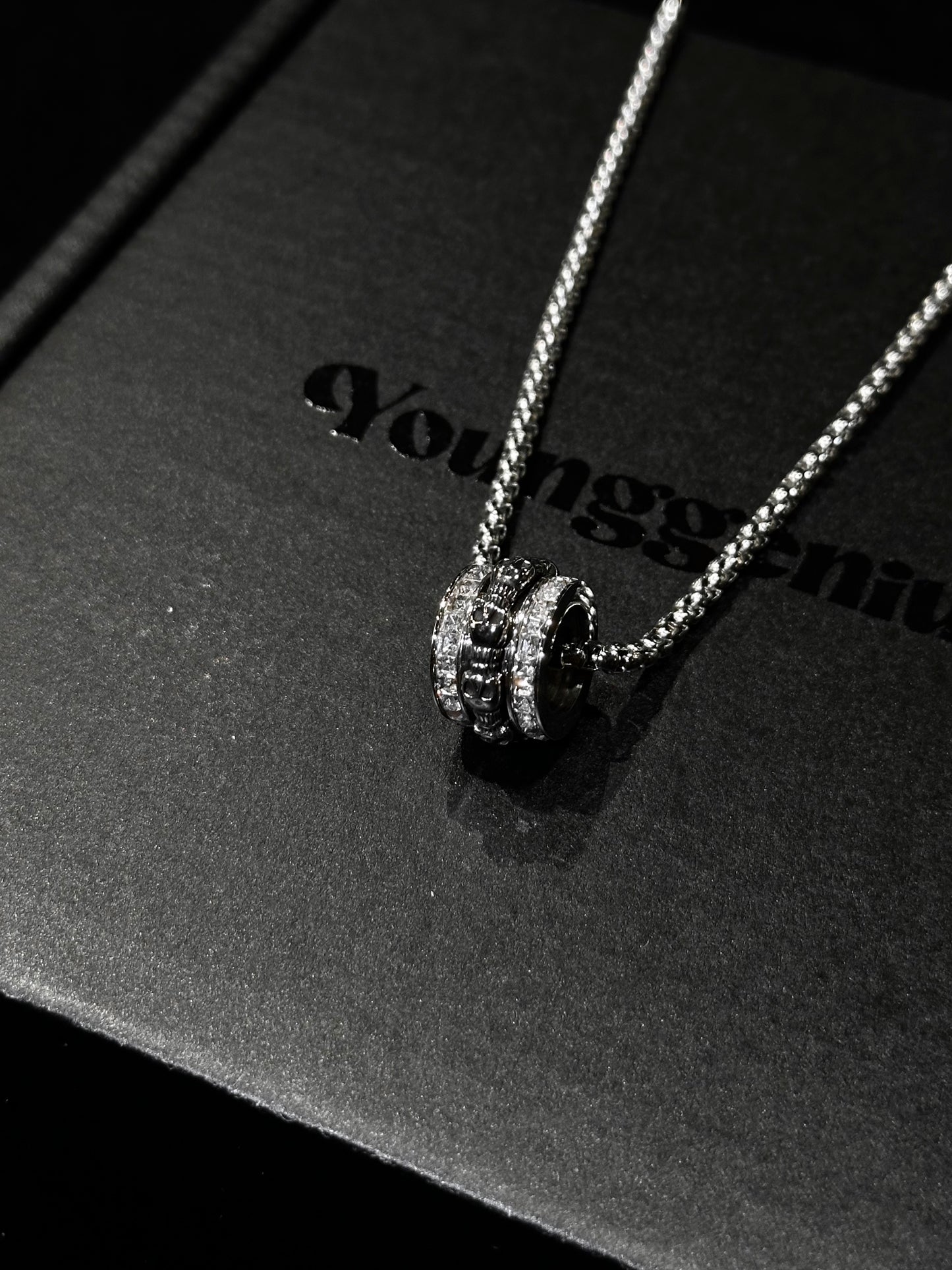 DIAMOND SKULL