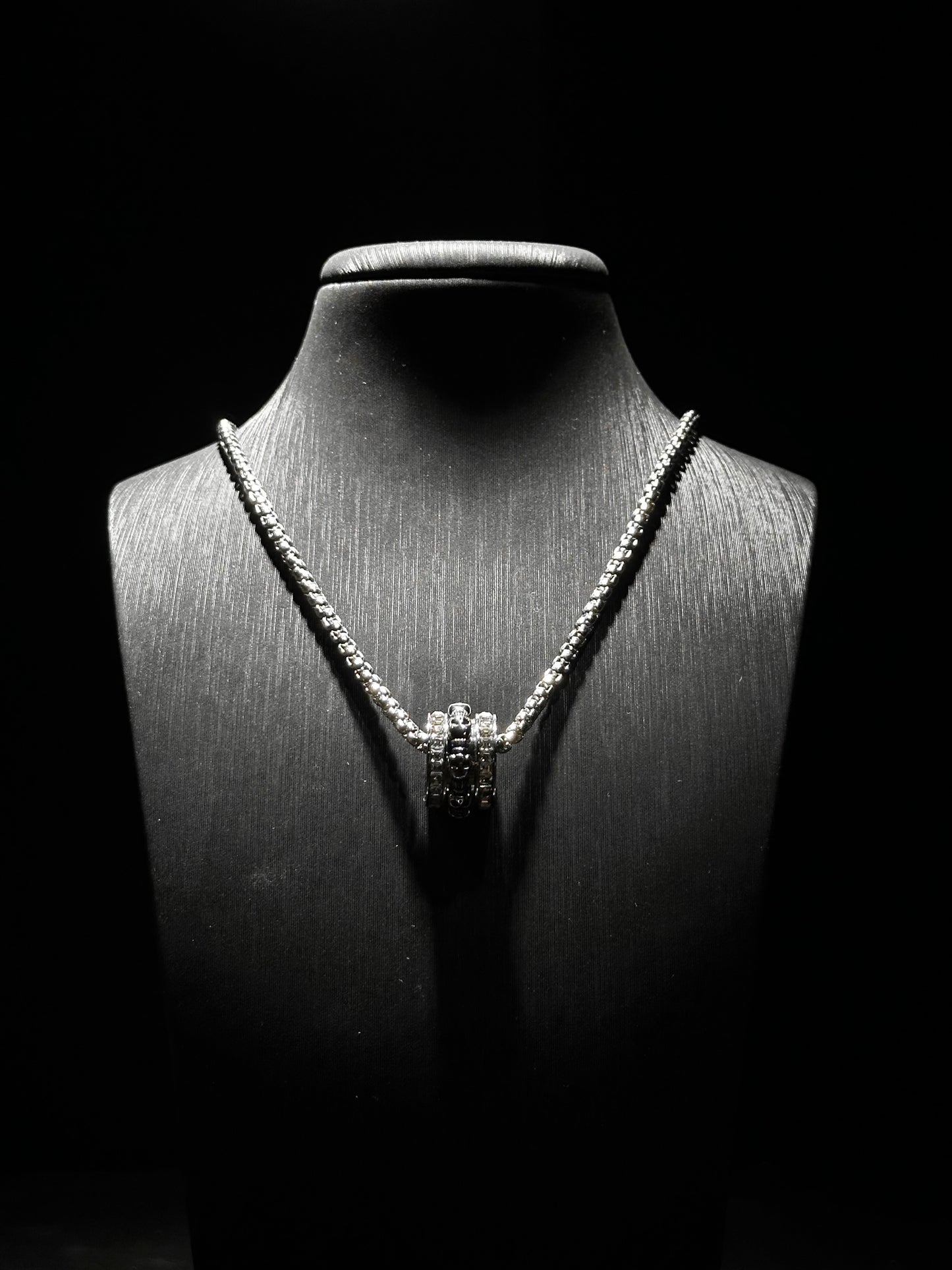 DIAMOND SKULL