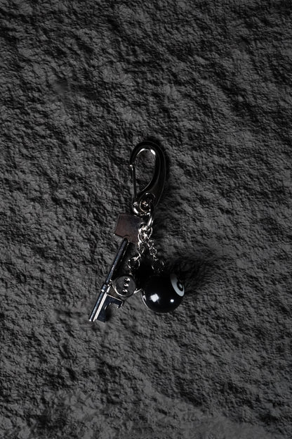 BLACK8 KEYCHAIN
