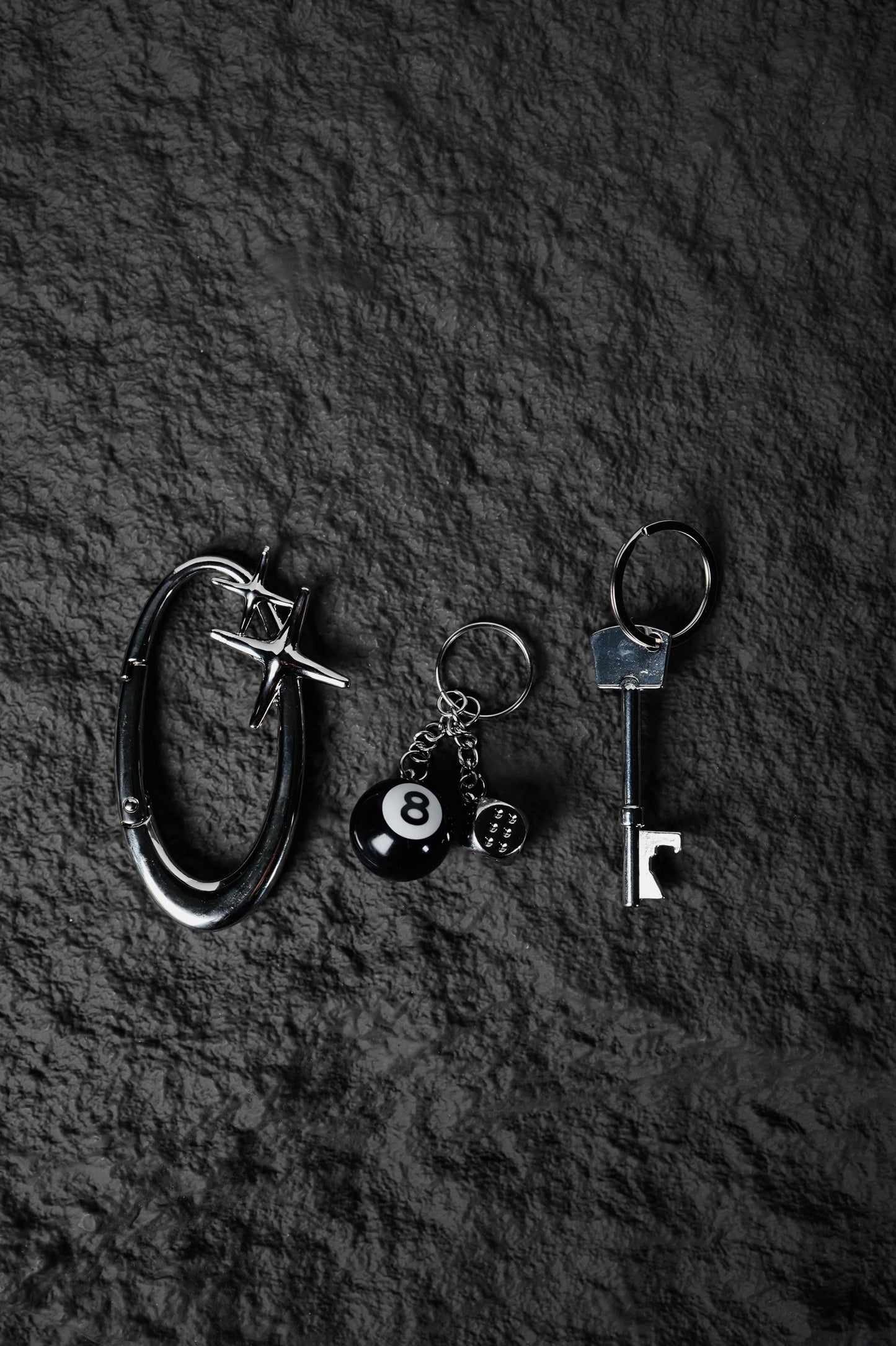 STAR BLACK8 KEYCHAIN