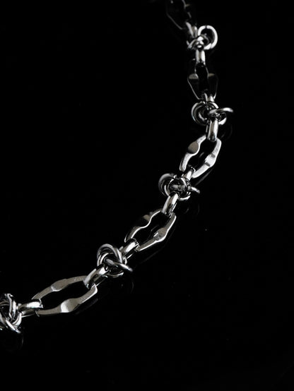 THORN NECKLACE