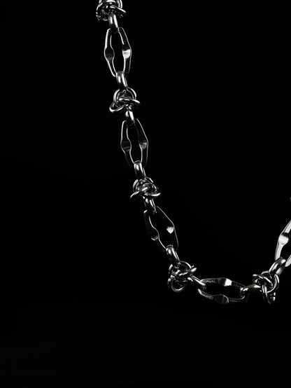 THORN NECKLACE