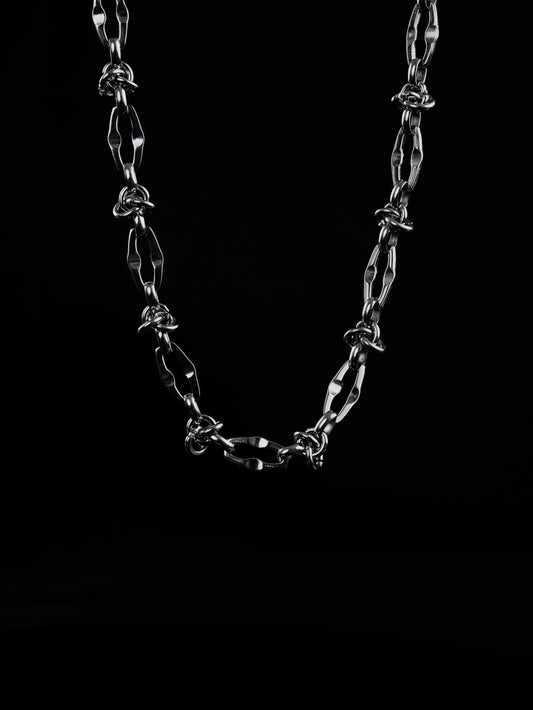 THORN NECKLACE