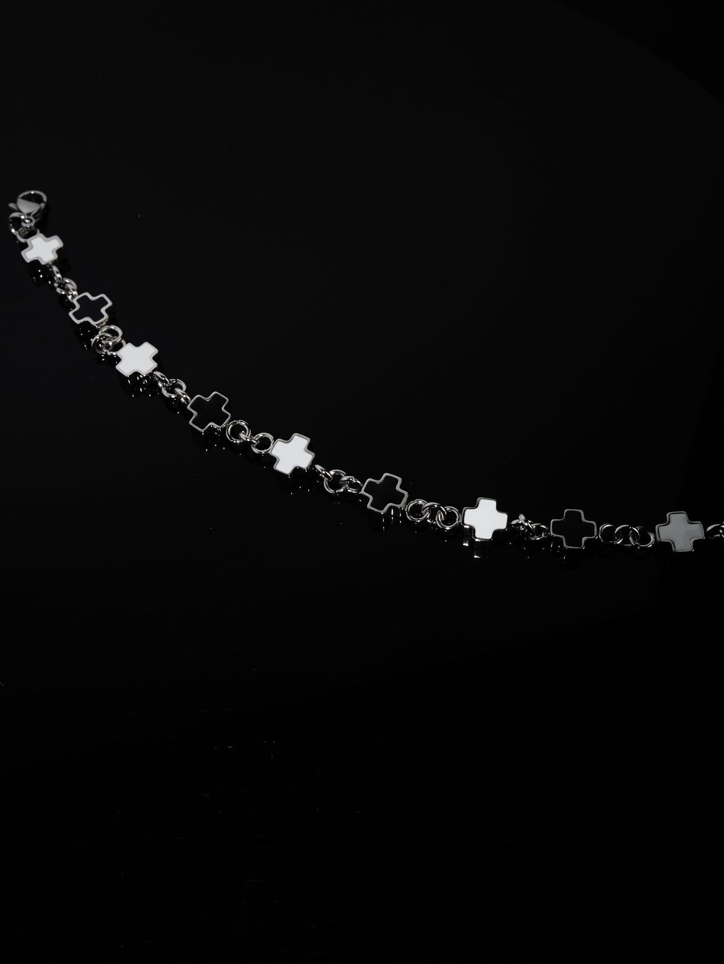 BLACK/WHITE CROSS BRACELET