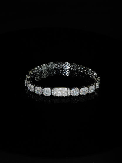 DIAMOND HALO BRACELET