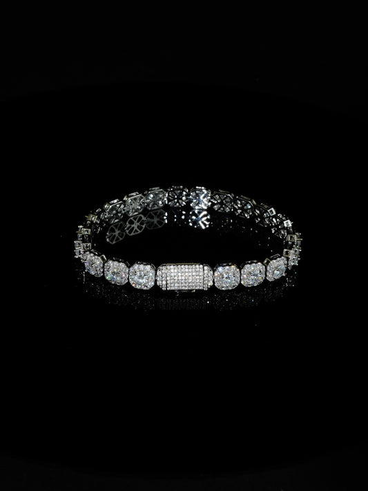 DIAMOND HALO BRACELET