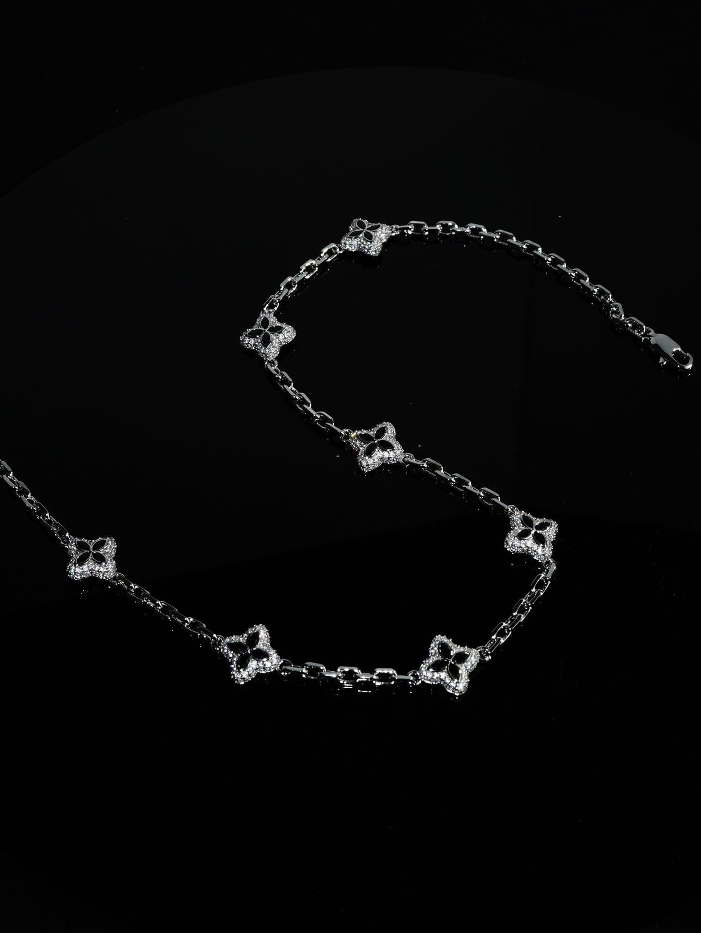 BLACK ICE CLOVER