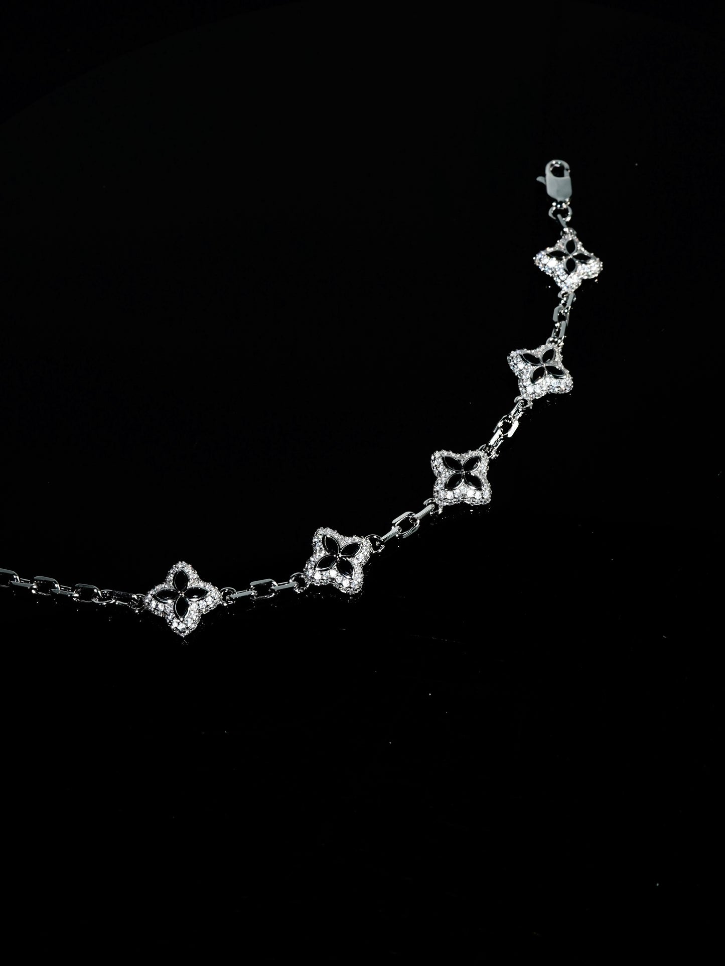 BLACK ICE CLOVER BRACELET