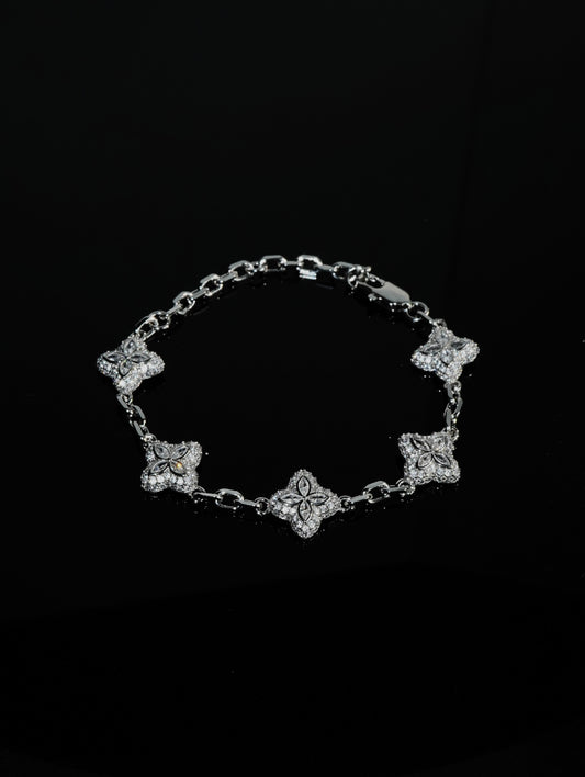WHITE ICE CLOVER BRACELET