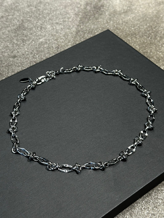 THORNS NECKLACE