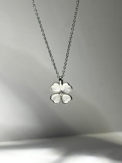 WHITE PETAL